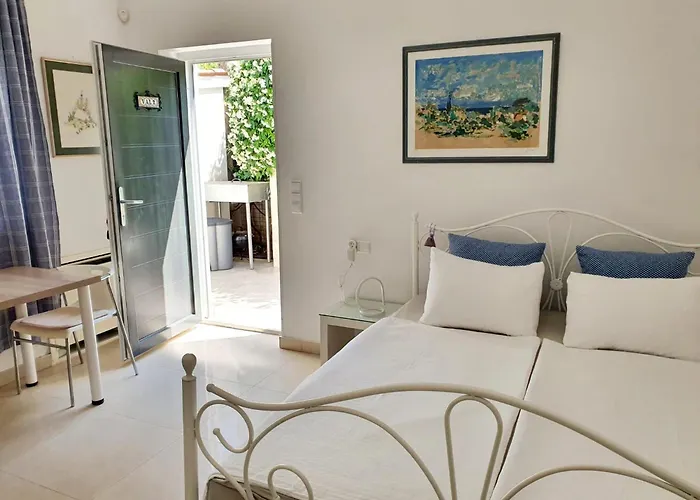 By The Sea - 22753 Pola